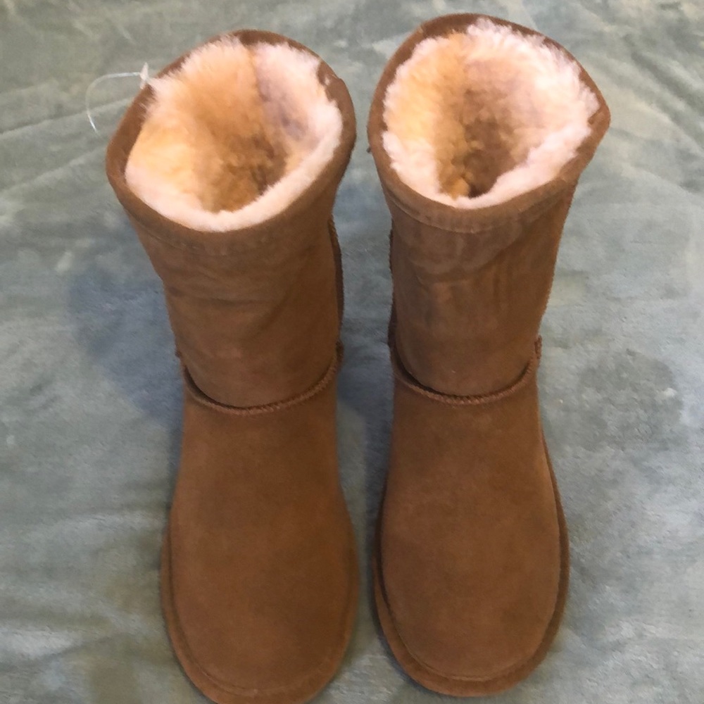 BEARPAWS Suede Sherling Boots. Size 8